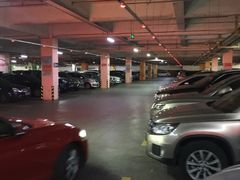 -大润发杨浦店-停车场