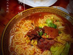 酸辣牛肉米线-老陶包子铺(南大西南村店)