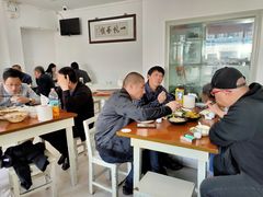 -胡子饮食店