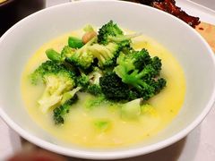 鱼汤西兰花-大潮淮·淮扬菜(何园旗舰店)
