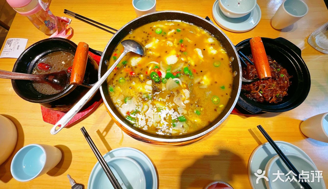 成都探店 | 川菜馆子 —— 有红鸡毛店