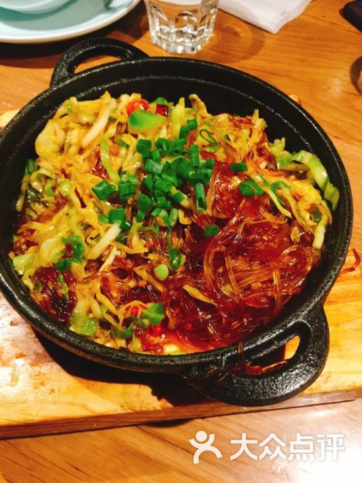 川城(湖滨银泰in77c店)铁板粉丝包心菜图片 - 第1张