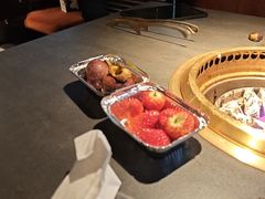 -铭牛烧肉·和牛海鲜自助(高新月牙湖店)