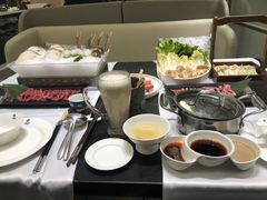 -红鼎豆捞·非遗鲍皇汤火锅(宝丰路店)