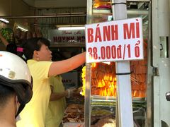 -Bánh Mì Huynh Hoa