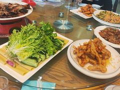 -老码头黑皮肘子锅包肉熏酱水饺(文政街店)