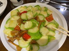 -东口码头·烧鸽子·鱼头泡饼·地方菜(金鹰悦城店)