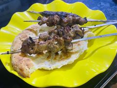 -烤肉小伙烤肉店