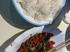小炒黄牛肉-江湖亮亮蒸虾大排档烤全羊清真(武汉总店)