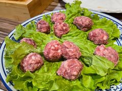 手剁牛肉丸-锅十二涮肉馆·鞭蛋锅