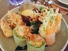 酥炸老虎虾香芒米纸卷配榴莲汁-CHINCHIN 青青·泰国料理(万象食家店)