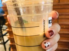 -星巴克(上海虹桥新天地二店)