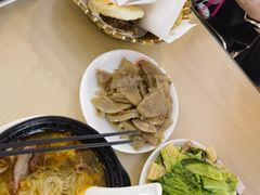 -闫家驴肉老店(华电一校店)