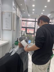 -镁连社·美联社