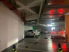 -龙湖虹桥天街-停车场