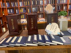 -新华书店(泉城路店)