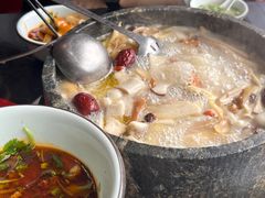 -南渝食府.墨脱石锅松茸鸡