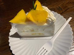 芒果切块蛋糕-黑草莓(重庆路店)