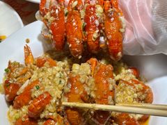 -肥肥虾庄·金牌油焖大虾(汉街SKP店)