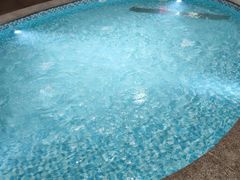 -涨巢·潮玩水疗局