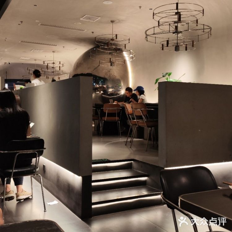 深圳也有了!!可以免费簪花和漂漆的餐厅