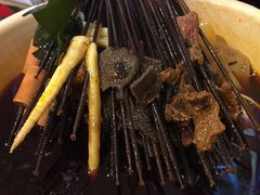 -拈签一笑黄牛肉辣卤串串