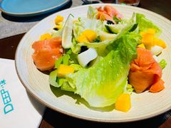 三文鱼沙拉-DEEP·美式餐吧(五棵松华熙LIVE店)