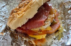 Magic Pepper Grilled Beef Burger