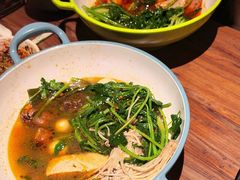 -万记麻辣烫国展总店