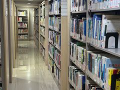 -上海市静安区图书馆(新闸路馆)