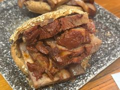 -老天桥酱肉烧饼夹肘子(天桥店)