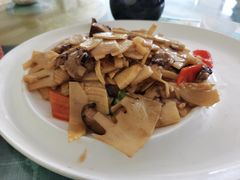苔蘑炒笋干-天天向上素食餐厅(五台山店)