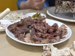 -闫家驴肉老店(华电一校店)