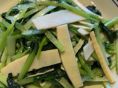 -八府香鸭·啫啫煲(华山路店)