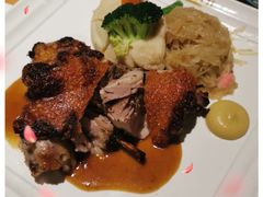 -LENBACH兰巴赫西餐啤酒坊(大连东港店)