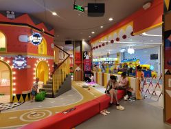-哈尼鹿儿童乐园(长沙梅溪湖步步高店)