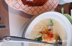 Nanjing Fruitwood Crispy Pastry Roast Duck