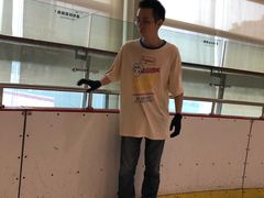 -成都冰纷万象滑冰场