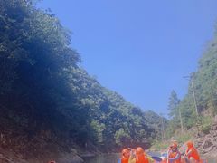 -安吉龙王山峡谷漂流