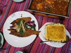 -香巴拉云南餐厅(华莱坞店)