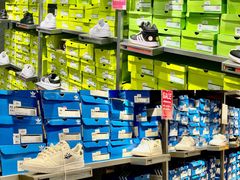 -王府井奥莱临潼小镇(临潼店)