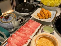 黑猪雪花肉-四季缤纷椰子鸡(雨花亭凯德广场店)