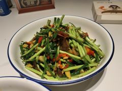 藜蒿炒腊肉-回家吃饭·地道南昌菜(建德观总店)
