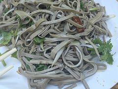 -溢心园香河肉饼总店