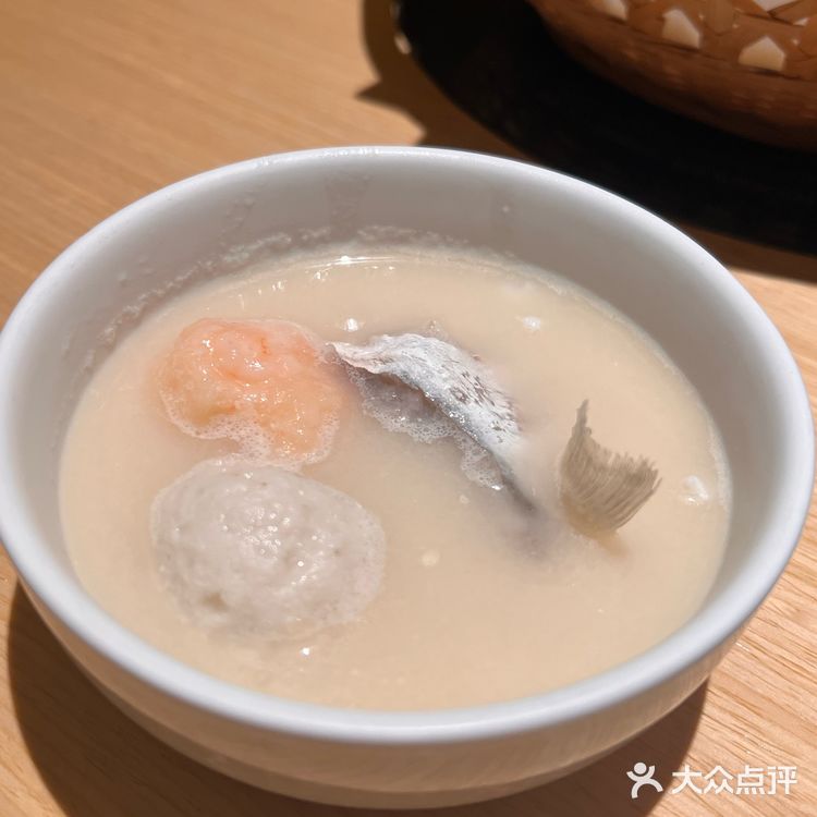 被胖鼓鼓的河豚鱼吸引