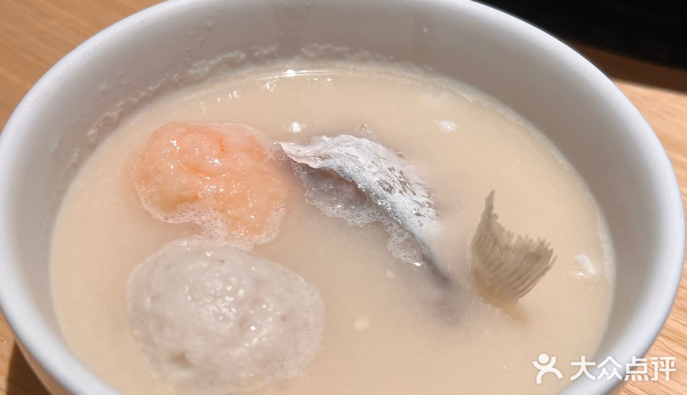  被胖鼓鼓的河豚鱼吸引