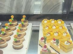 -亚洲国际大酒店·云顶阁旋转自助餐厅
