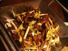 韭芽蘑菇爆猪肝-弄堂里·寻味杭州(湖滨银泰in77C区店)