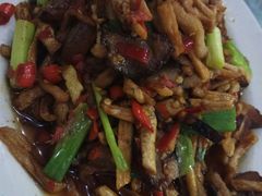 -湖南人家湘菜馆(镇江路店)