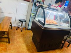 面包甜点陈列柜-老字号鸭血粉丝汤(水香街店)